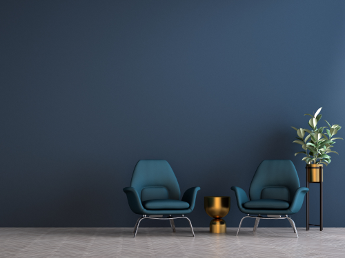 Drei Trends stechen derzeit bei Tapeten hervor: Blau ist in Mode, fließende Farben, die einen Eindruck von Leichtigkeit vermitteln, und detailverliebte Muster auf der gesamten Wandfläche.