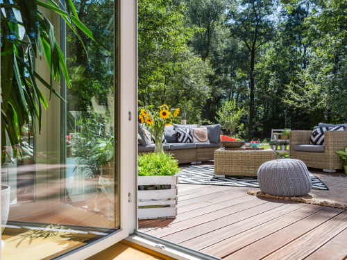 Überlegen Sie jetzt schon, wie Sie Ihren Balkon oder die Terrasse im kommenden Jahr verschönern? Was im Outdoorbereich angesagt ist und bleibt? Hier einige Anregungen.