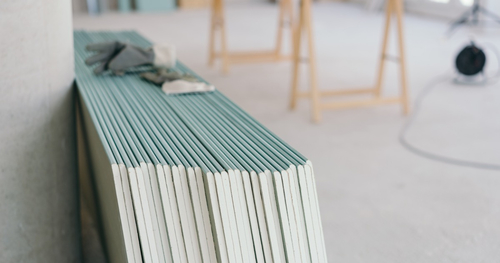 Vielleicht ist der Einbau einer Trockenbauwand möglich, die neuen Raum schafft.